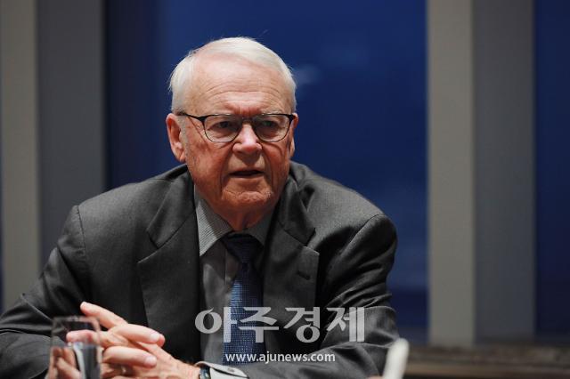 데이비드 아커, 완벽해지길 기다리지 말라...현대차 영리해