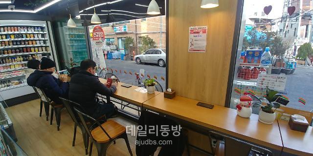 [르포] 추억 함께 나눠요…뉴트로 메카 세븐일레븐 푸드드림 가보니