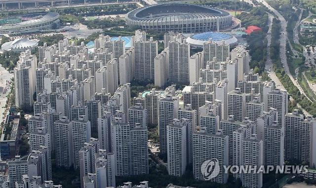 [코로나19]헬리오시티 이어 잠실 엘스도 추가 확진자...대단지 아파트 비상