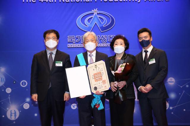 [국가생산성대회] 자동차 부품국 국산화 이동호 동희 회장 금탑산업훈장