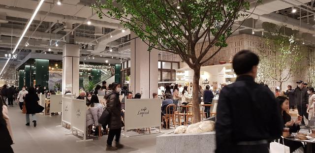[영상 르포] 백화점에 공원‧폭포까지… 여의도 더현대 서울 가보니