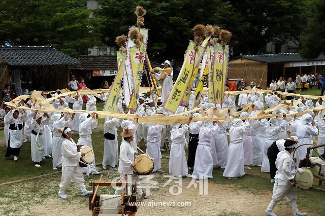 서천군 저산팔읍길쌈놀이, 지역 청소년과 예술인 참여로 전통문화 이끌다