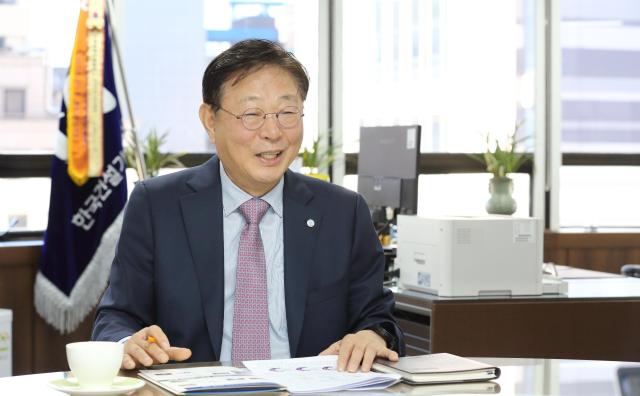 [아주초대석] 윤영구 한국건설기술인협회장…100만 기술인 위한 협회 만든다