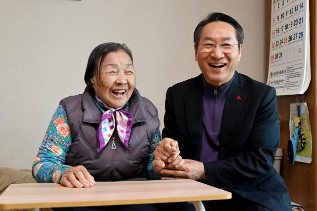 유정복, 겨울 한파 앞두고 독거 어르신 가정 방문