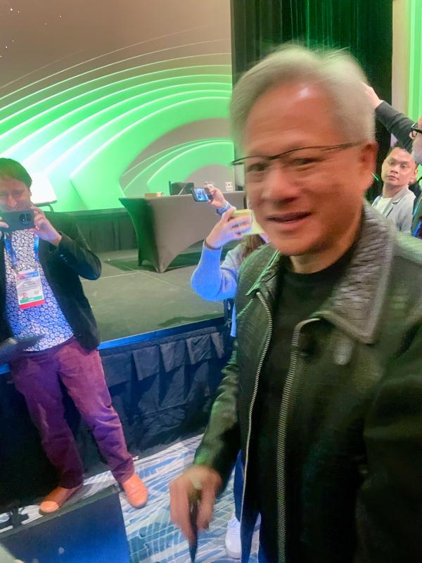 [CES 2025] 젠슨 황 삼성 HBM 테스트 중···새 디자인 필요하지만 성공 확신(종합)