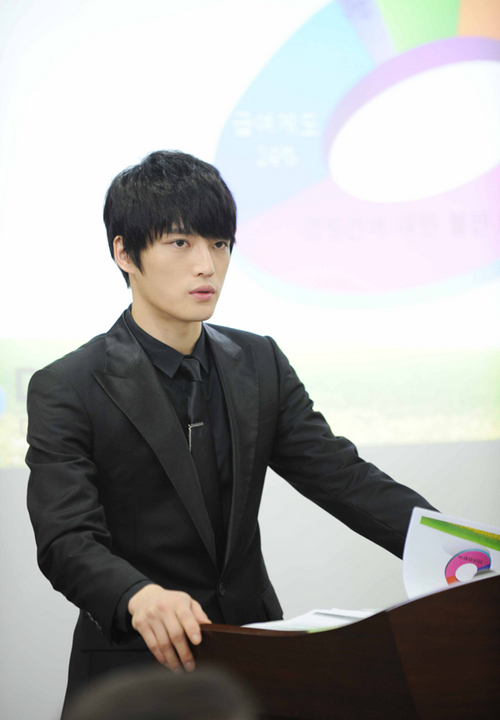 김재중 본부장 완벽 변신, 멋진 프레젠테이션 연기 ‘호평’