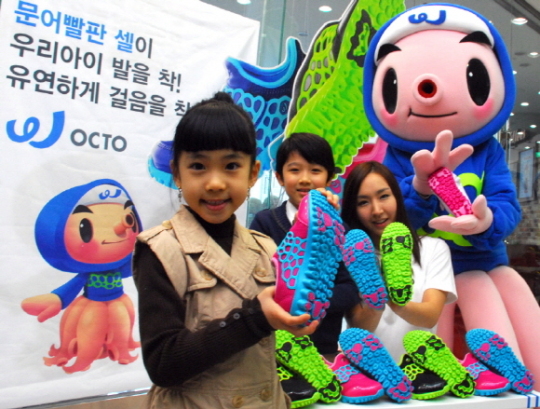[포토] 프로스펙스 신제품 아동화 경험해 보세요