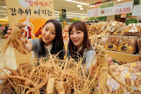 [포토]이마트 감기에 좋은 6년근 인삼 ´반값´ 판매
