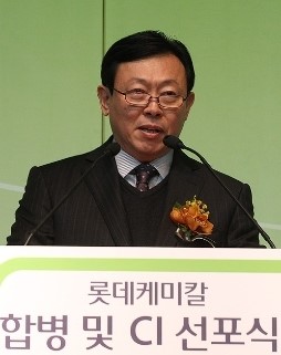 신동빈 롯데 회장, 롯데케미칼 주식 102억 상당 매수