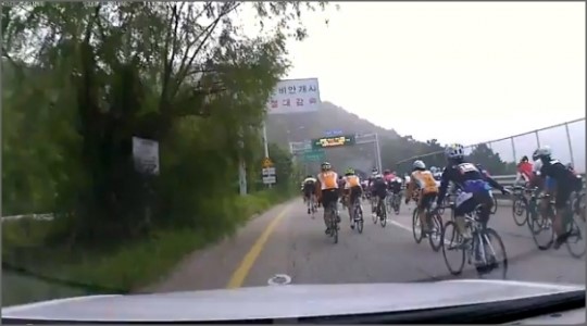 자전거 동호회 ‘도싸’, 사과문 게시…“떼주행 죄송”