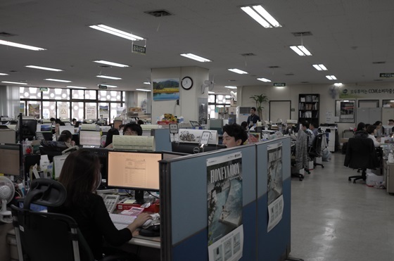 [르포] 꽃할배.꽃누나 추억 선물하는 여행사..손에 잡히는 모두투어?