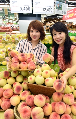 하나로마트, 올해 첫 출하 노지 복숭아 드세요