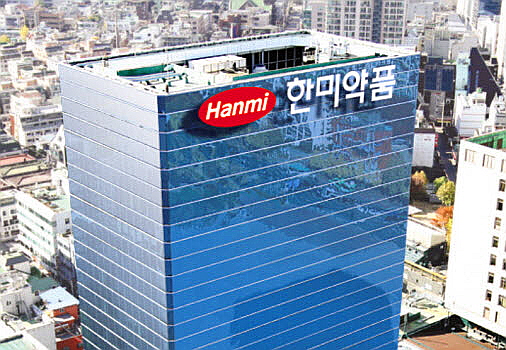 한미약품 사태 2개월…수사는 늑장, 제약바이오株는 허우적