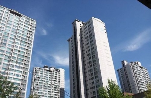 잠실권 랜드마크 단지의 희비…리센츠·엘스 맑음 vs 잠실5 흐림