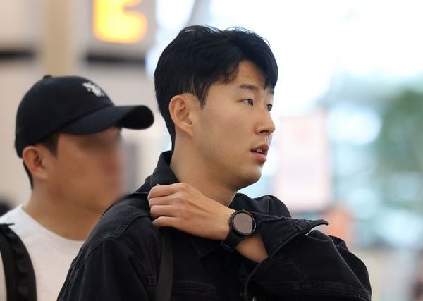 손흥민, 삼성 갤럭시 앰버서더 됐다…갤워치6 차고 출국