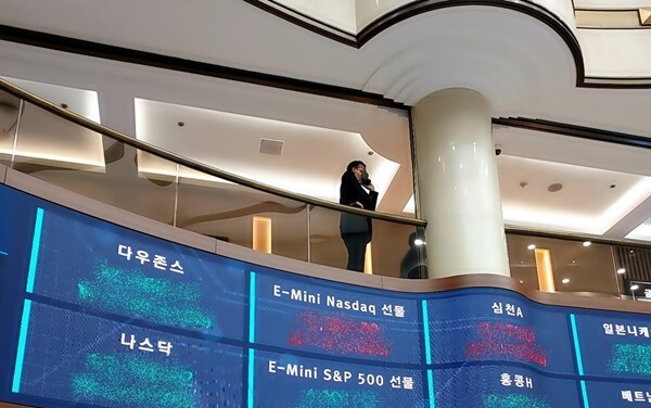 유통주 상승세, 이마트·현대백화점 주목