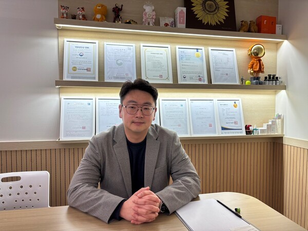 [인터뷰] 김성우 더케이컴퍼니 대표 IT기술 접목 화장품 임상환경 혁신