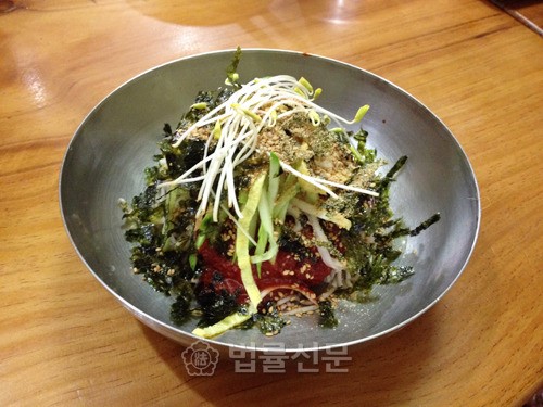 [법조계 소문난 맛집] 춘천 원창리 새술막 막국수