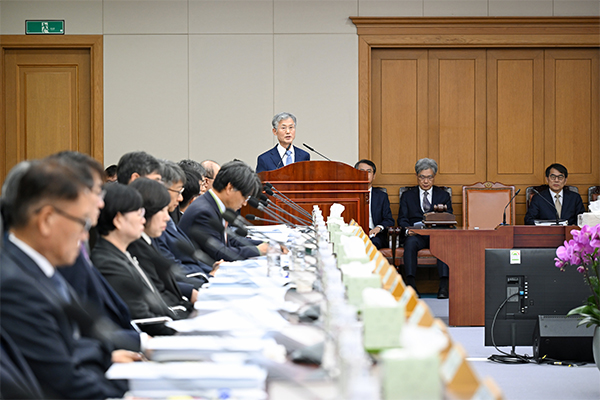 42명 참석한 전국법원장회의  흔들림 없이 본연의 업무 다하자