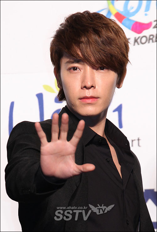 [SS포토] 서울가요대상 슈퍼주니어 동해, 손은서 내 매력 다섯가지만 대봐