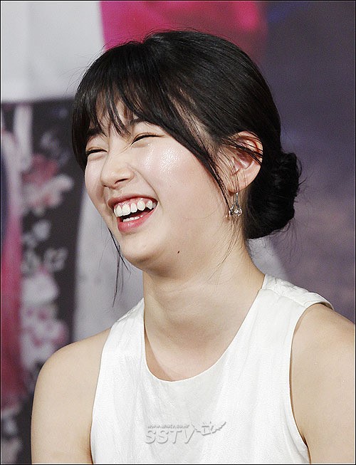 [SS포토] 구가의 서 제작발표회 수지, 박장대소 잇몸 노출