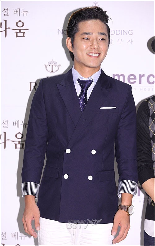 [SS포토] 윤지민 권민 결혼식 하객패션 일락, 축가 불러요~
