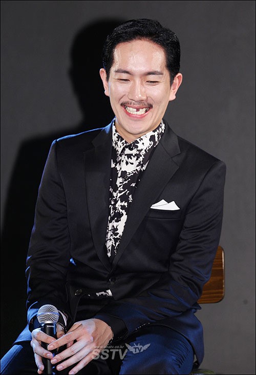 허니지 권태현 “치아 없는 이유? 팬들이 못 알아볼까 봐”