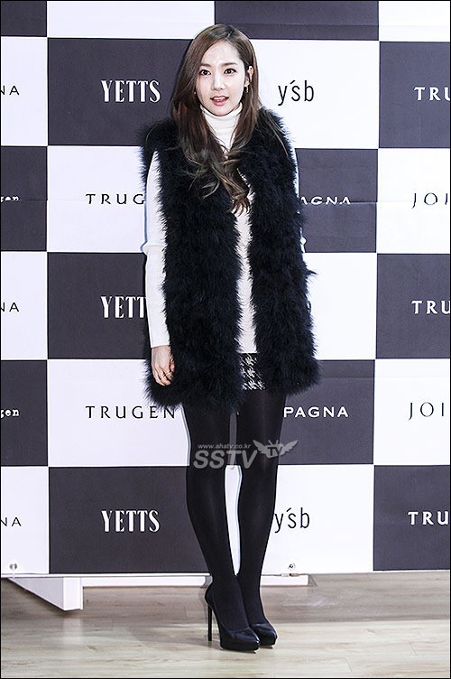 [SS포토] 인디에프갤러리 오픈식 박민영, 블랙과 화이트의 조화