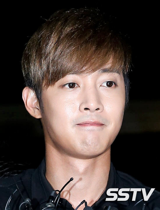 [엔터경제] 키이스트·큐브 5거래일 연속 하락 엔터주 무슨 일? 김현중 폭행·배용준·박수진 결혼·비스트 컴백…SM 소녀시대·슈퍼주니어... 