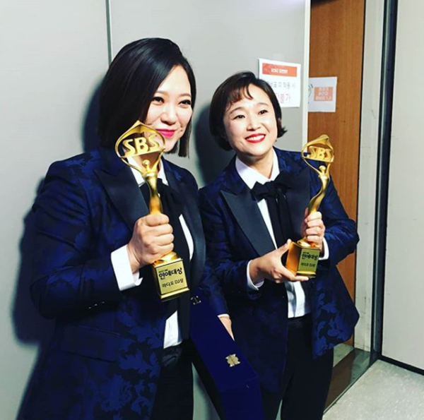 김숙, 송은이와 함께 라디오 DJ상 받아…언니네 라디오 청취자 여러분 진짜 감사합니다