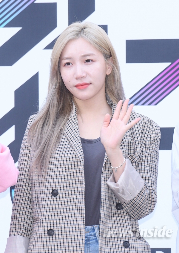 [뮤직뱅크 출근길] 라붐 소연, 사랑스러운 보조개 미소 (인싸포토)