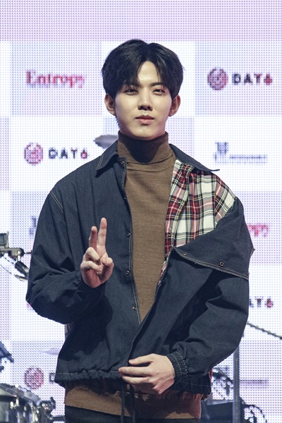 데이식스(DAY6) 도운 신곡 스위트 카오스(Sweet Chaos), 짜릿한 경험이었다…정규 3집 발매 기념 쇼케이스