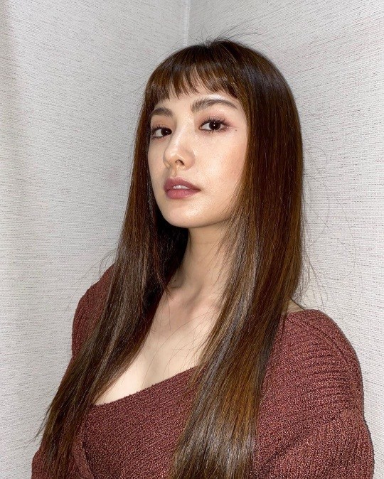 나나, 처피뱅 헤어 완벽 소화하는 세계 1위 미모의 위엄