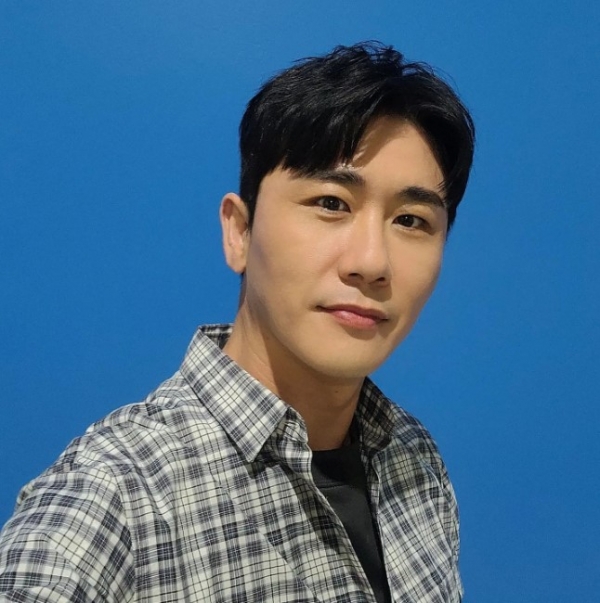 영탁, 7년 인연 소속사 밀라그로 계약 종료 빠른 재정비...변함없는 모습으로 찾아 오겠다