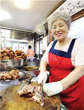 食客도 대통령도 반한 반세기 장맛 배인 족발