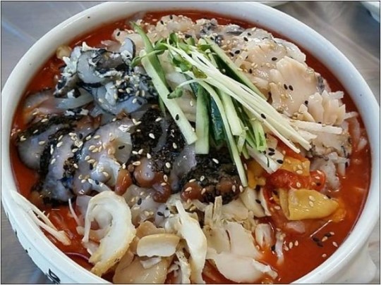 싱싱한 해산물이 푸짐한 속초 물회맛집 ‘속초 항아리 물회’