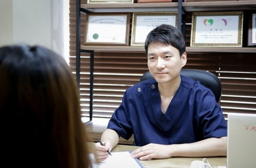 검고 늘어진 대음순, 대음순수술로 해결