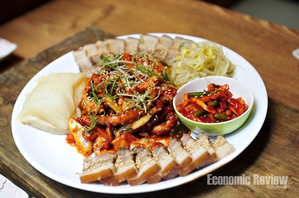 [맛있는 서울] 매콤 낙지와 부드러운 보쌈의 조화 낙지보쌈