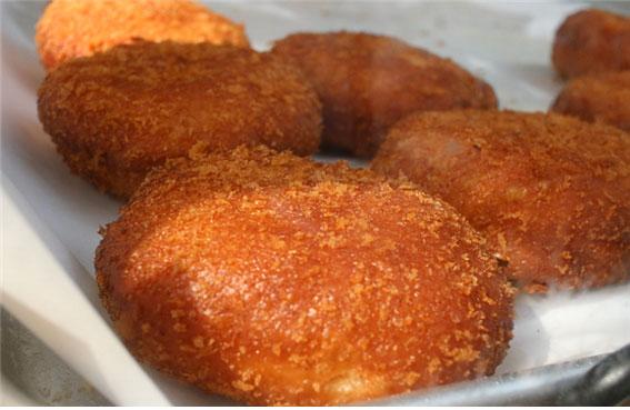 [맛있는 서울] 따끈따끈 바삭한 수제 고로케 북촌공장