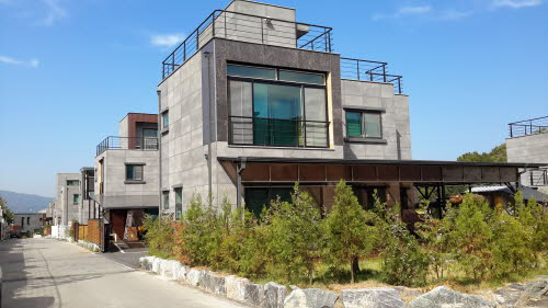 도심에서 전원생활을 누린다.. 용인 로잔빌리지 인기 고공행진