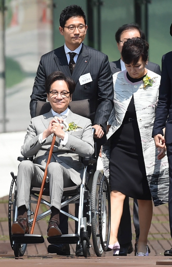 4년 만에 경영복귀 이재현 회장 