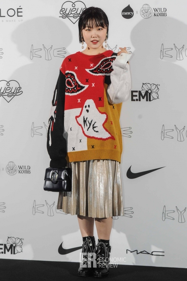 [ER포토] 2019F/W 서울패션위크 카이찾은 악동뮤지션 수현 귀여운 패션스타