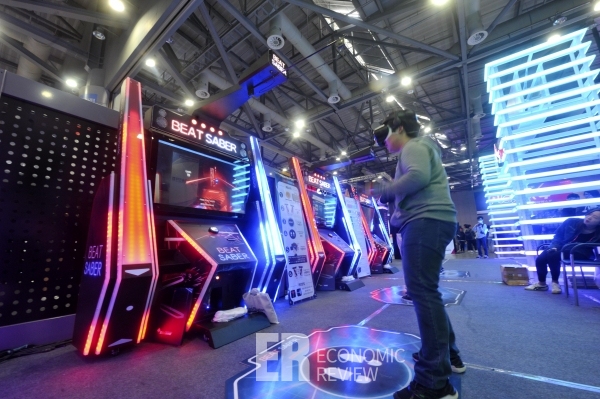[Story포토]아케이드, 콘솔, VR, 인디게임까지 총 망라한 대형 오락실이 떴다!