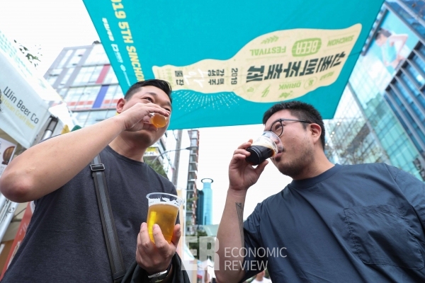 [ER포토] 신촌 맥주축제 수제맥주로 FLEX 하자