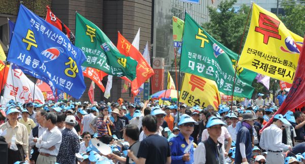 [위기의 韓 모빌리티 비망록①] 우버가 쏘아올리고, 콜버스와 헤이딜러가 연 전쟁의 서막
