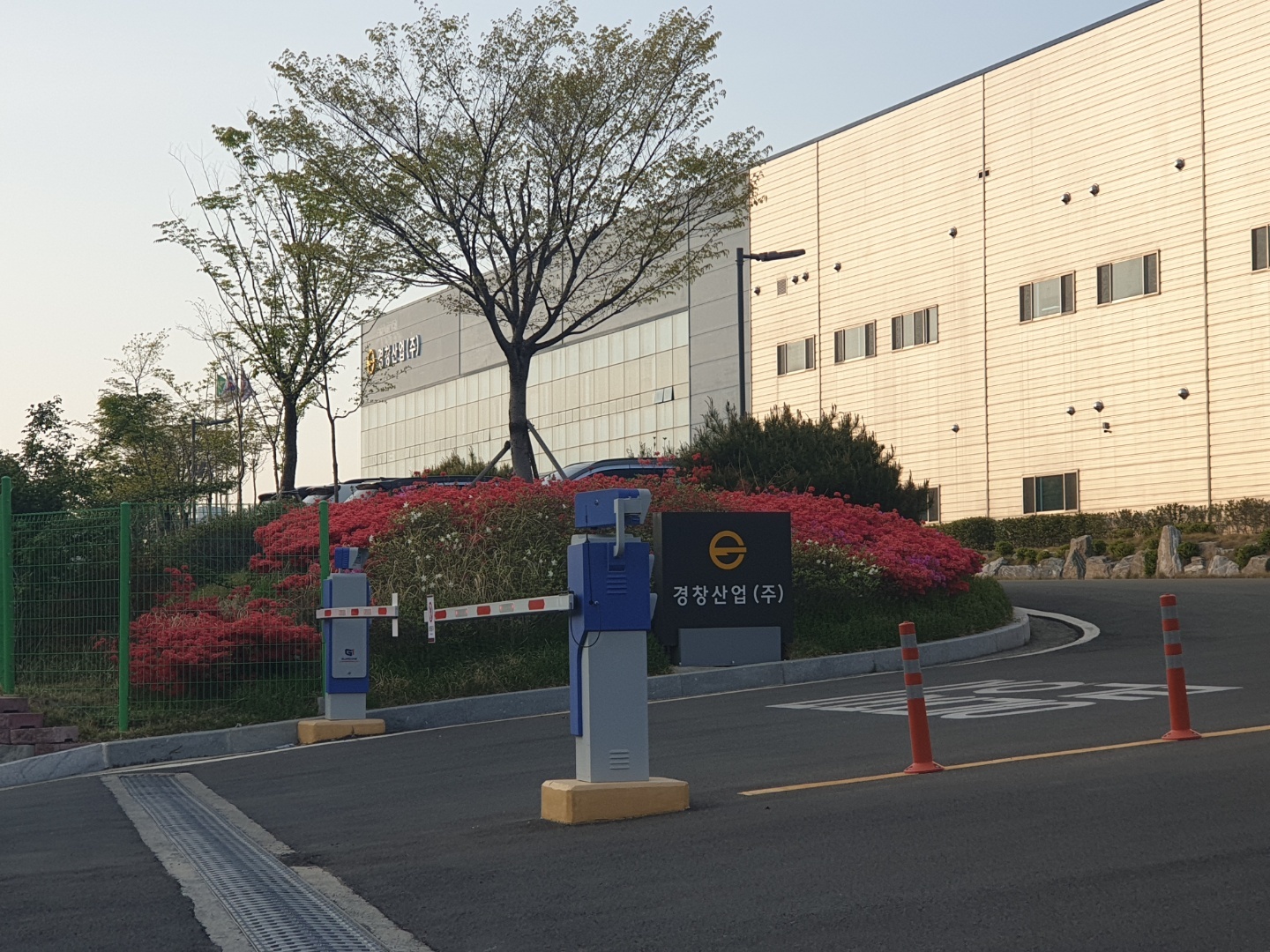 현대모비스 대구공장, 협력사 간판 단 사연은?