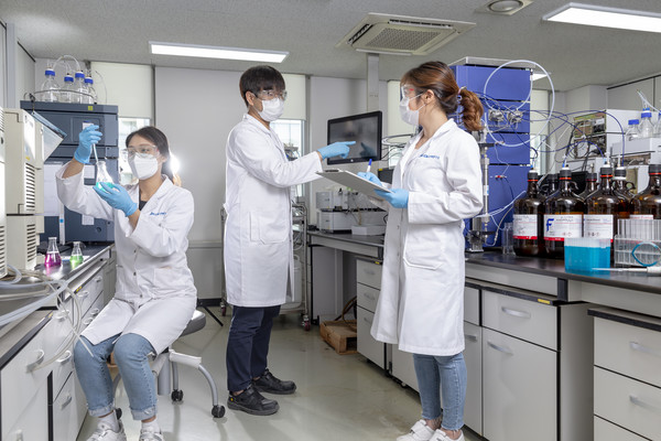 AI플랫폼이 신약연구하고 로봇이 원료합성하는 스마트 랩