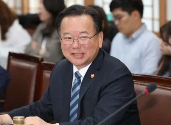 김부겸 민주당 선대위원장 라임사태 이어 SM엔터 주가조작 연루 의혹?