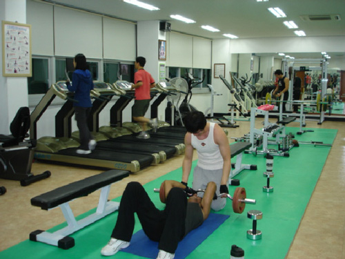 비싼 헬스클럽 갈 필요 없어요