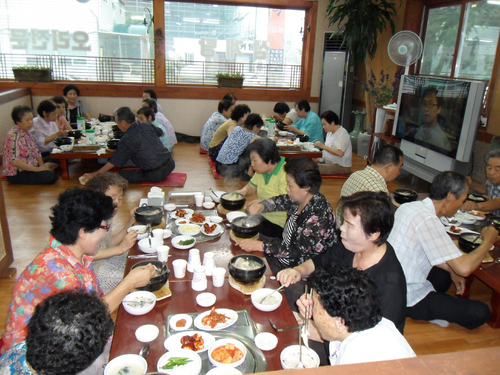 포항 금강산삼계탕오리, 식사 대접